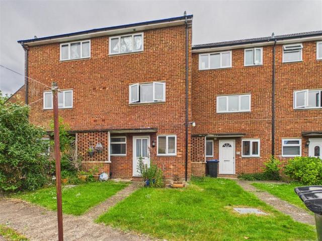 Flat for rent in King's Walden, Hertfordshire