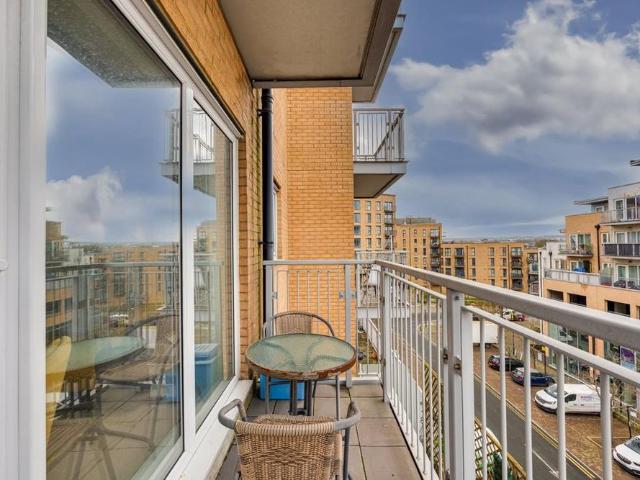 Apartment for rent in London Borough of Croydon, Waddon