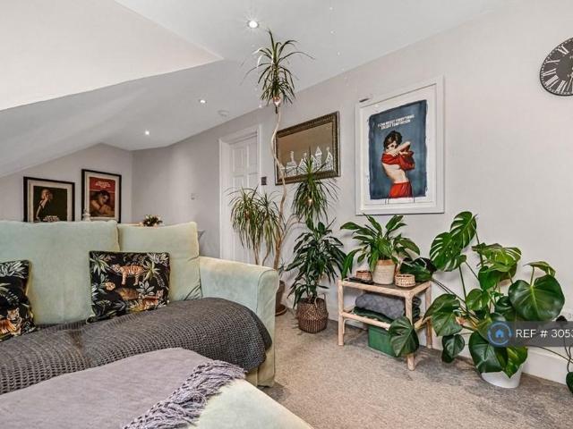 Apartment for rent in London Borough of Merton, Greater London