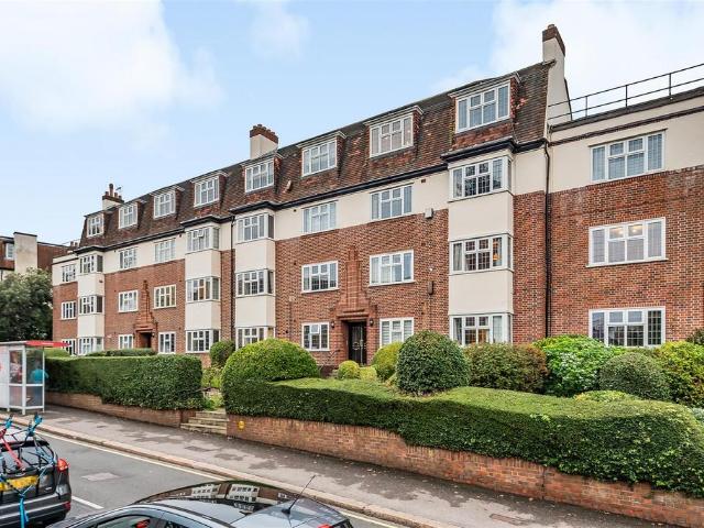 Flat for rent in Surbiton, Greater London
