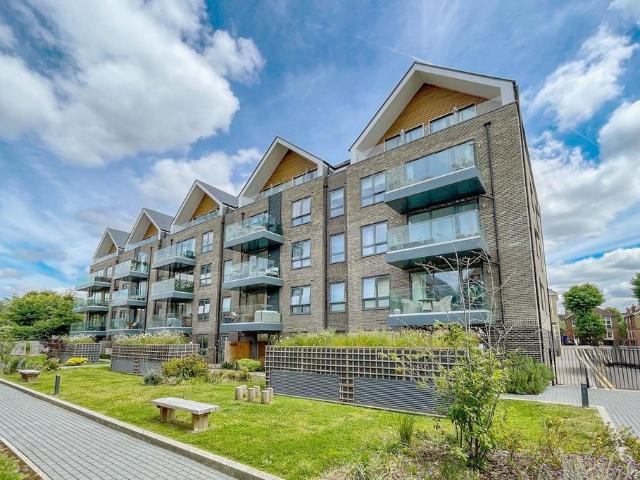 Flat for rent in Surbiton, Greater London