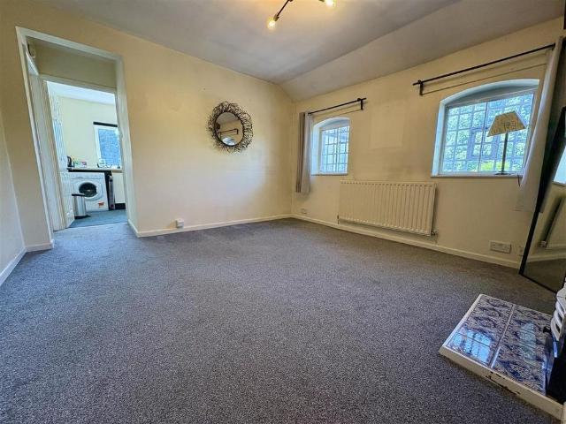 Apartment for rent in Goldthorn Hill, West Midlands