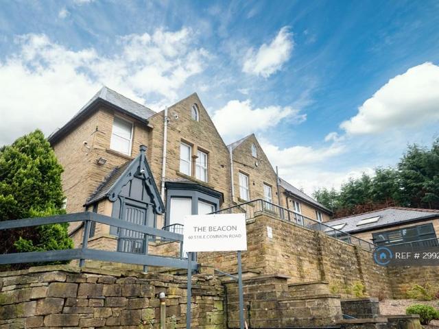 Flat for rent in Huddersfield, West Yorkshire