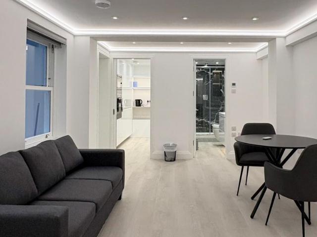 Flat for rent in Paddington, Greater London