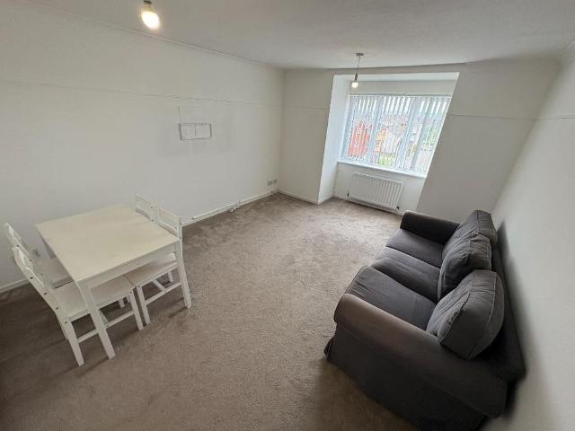 Apartment for rent in Blawarthill, Yoker