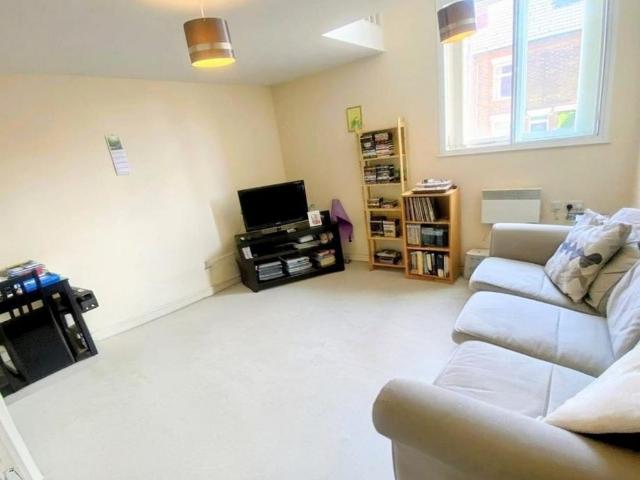 Apartment for rent in Cliff Hill, Green Close