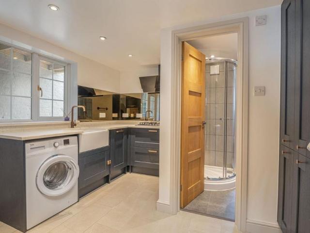 Apartment for rent in Watford Heath, North Watford