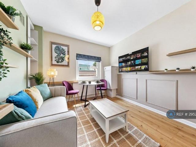 Apartment for rent in The Borough, Greater London