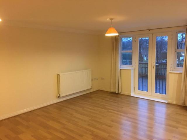 Apartment for rent in Perryfields, West Sussex