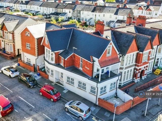 Flat for rent in Falcon Lodge, Wales