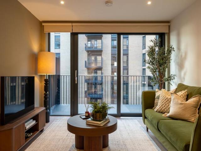 Apartment for rent in London Borough of Hounslow, Strand