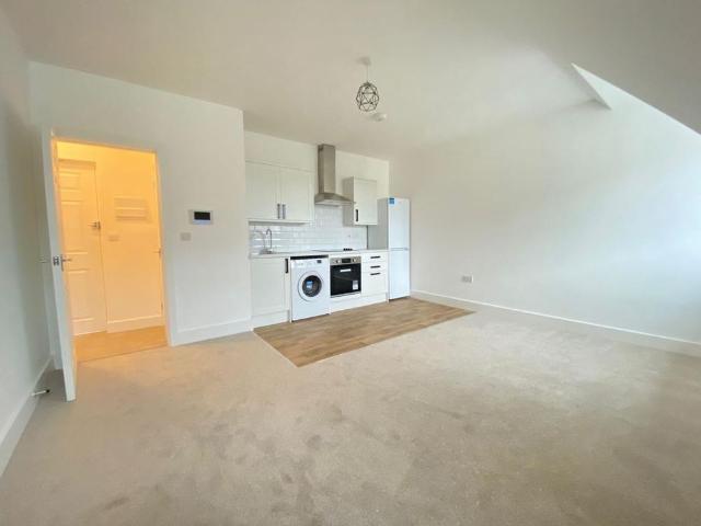 Apartment for rent in Fole, Surrey
