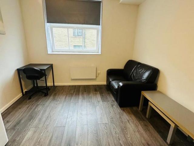 Apartment for rent in Highfields, Huddersfield