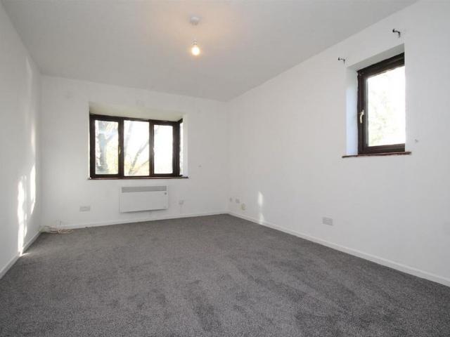 Apartment for rent in London Borough of Croydon, Waddon
