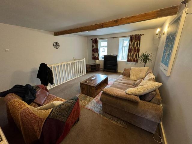 Apartment for rent in Cackleshaw, Bradford