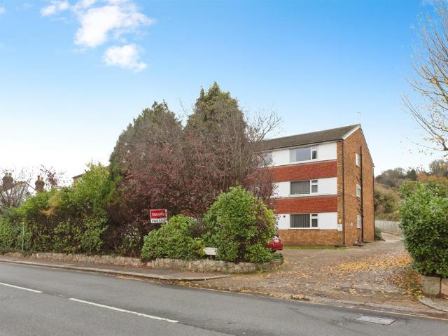 Flat for rent in Harrow On The Hill, Greater London