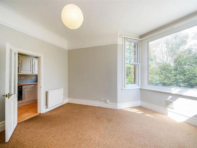 Apartment for rent in Aldrington
