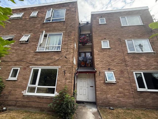 Flat for rent in Cabbage Hall, Calderstones