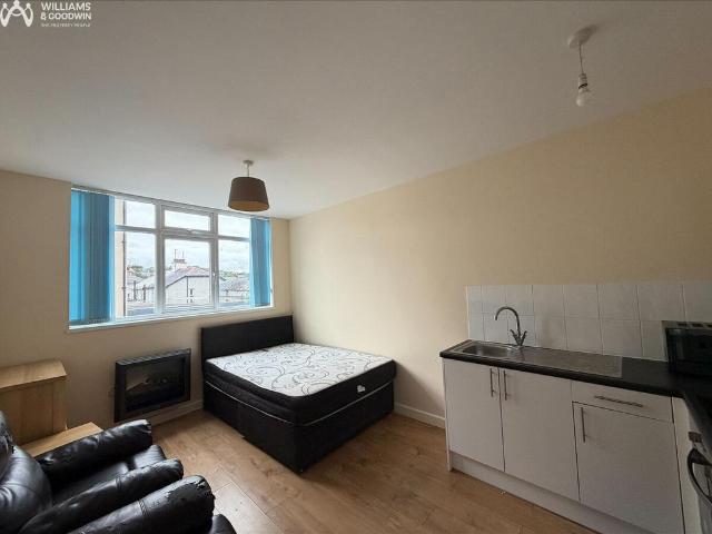 Flat for rent in Bangor, Wales