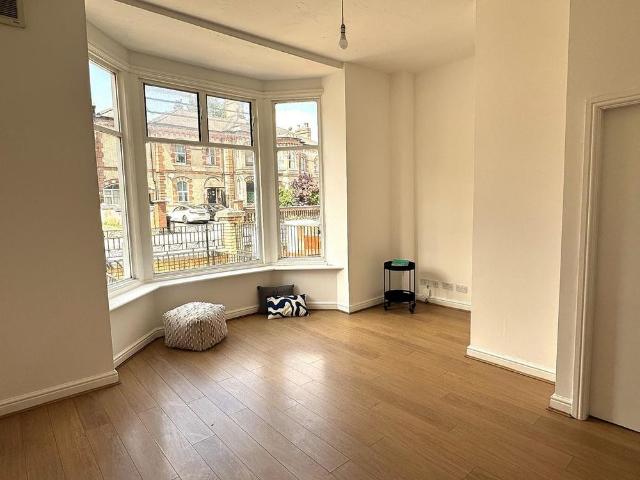 Apartment for rent in West End, Old Wharf