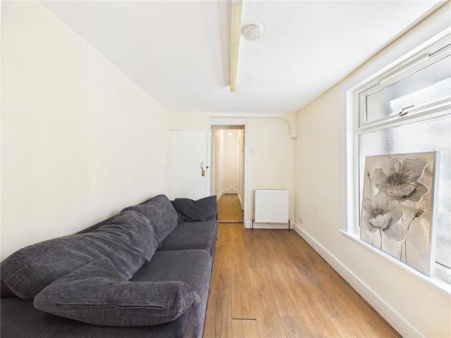 Apartment for rent in Plaistow, Greater London