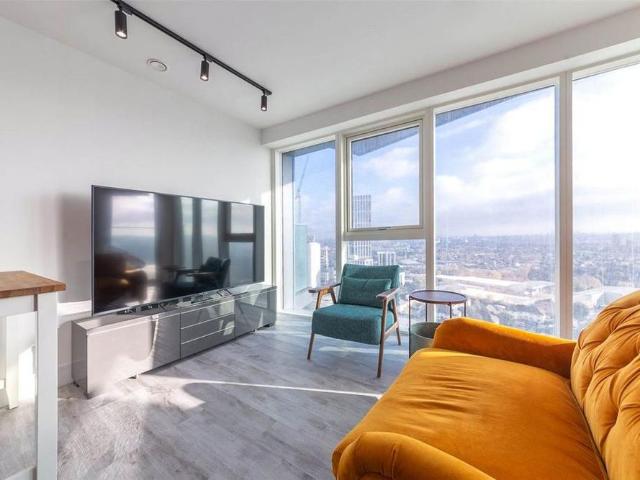 Apartment for rent in London Borough of Ealing, Park Royal