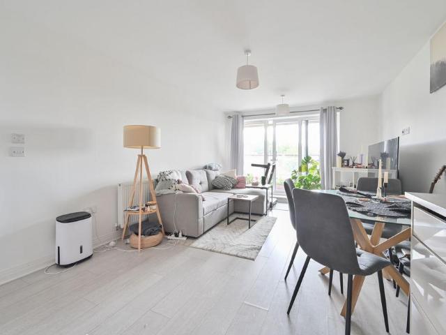 Flat for rent in North Watford, Hertfordshire