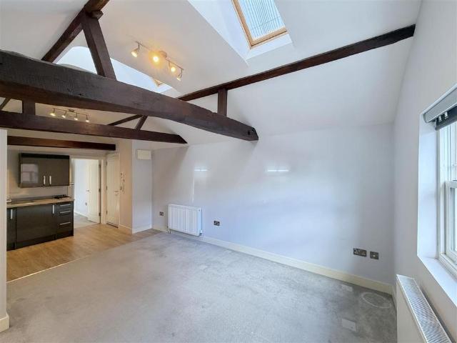Apartment for rent in Sydenham, Green Close