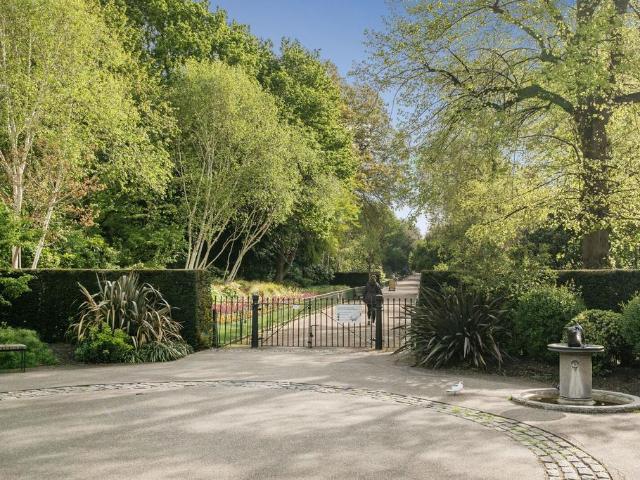 Flat for rent in South Kensington, Greater London