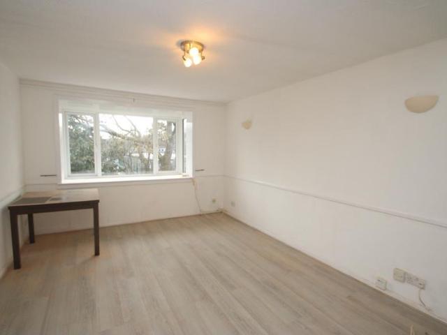Apartment for rent in London Borough of Croydon, Addiscombe