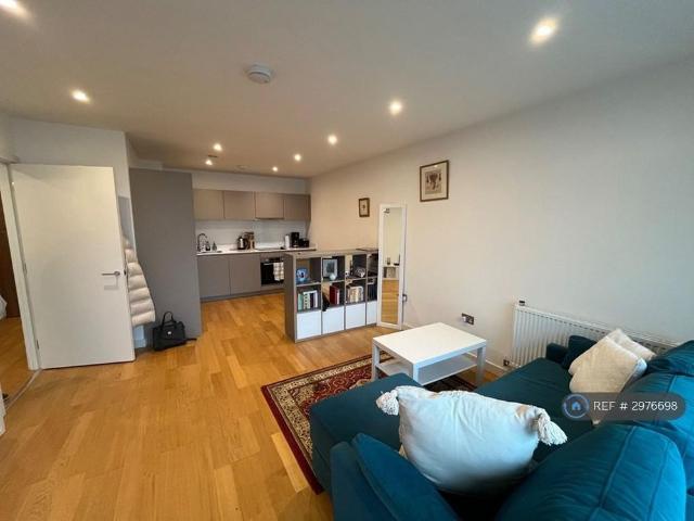 Apartment for rent in London Borough of Ealing, Greater London