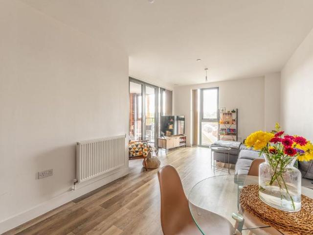 Apartment for rent in Carshalton Beeches, Greater London