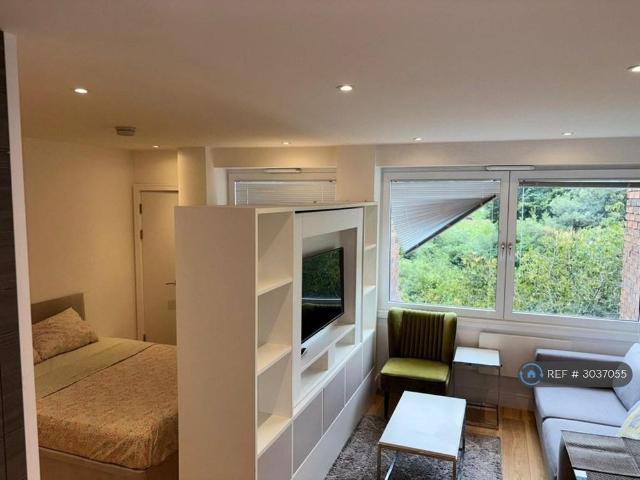Apartment for rent in London Borough of Lewisham, Ladywell