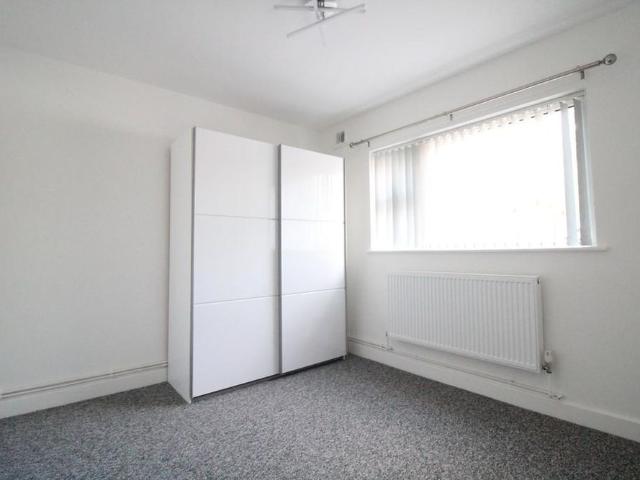 Apartment for rent in Compton Acres, Barton In Fabis
