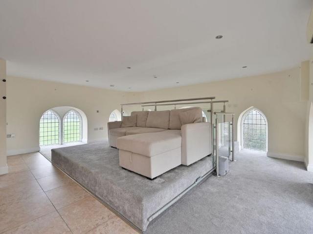 Apartment for rent in Bushey