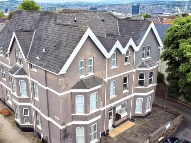 Flat for rent in Wales
