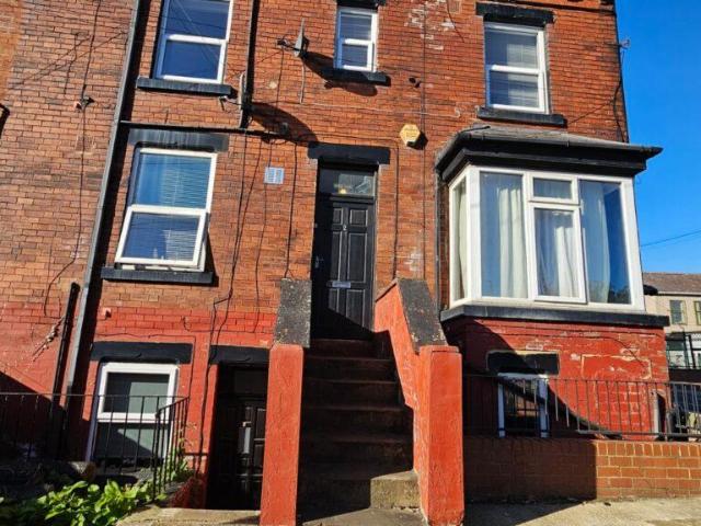 Flat for rent in Armley, West Yorkshire