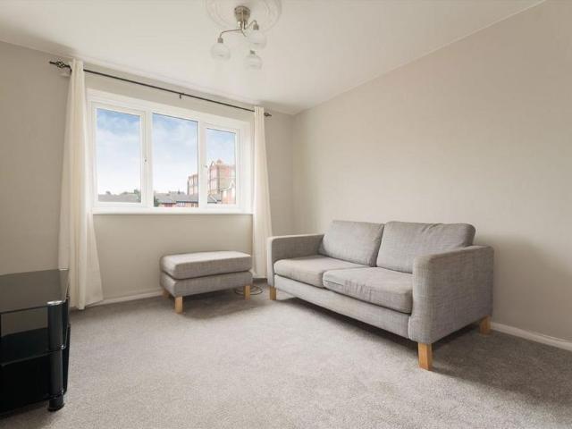 Apartment for rent in Charlton, Greater London