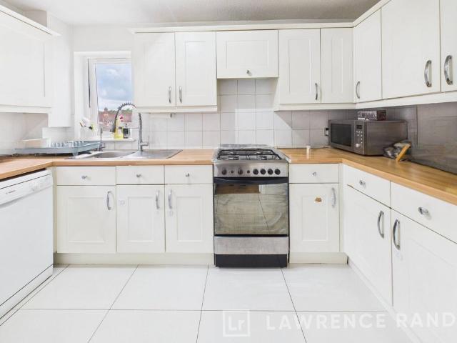 Flat for rent in Ruislip, London Borough of Hillingdon