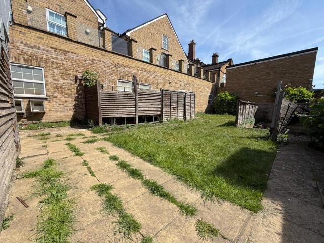 Flat for rent in Leyton, Greater London