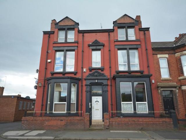 Flat for rent in Cowley Hill, St Helens