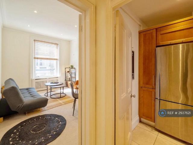 Apartment for rent in Kensington, Greater London