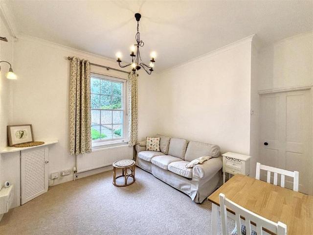 Apartment for rent in Binstead, Ryde