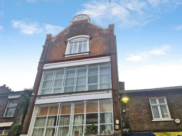 Flat for rent in Spring Park, Luton