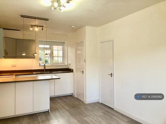 Apartment for rent in Littlecote, West Sussex