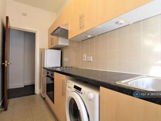 Apartment for rent in Moorpark, Stanwix