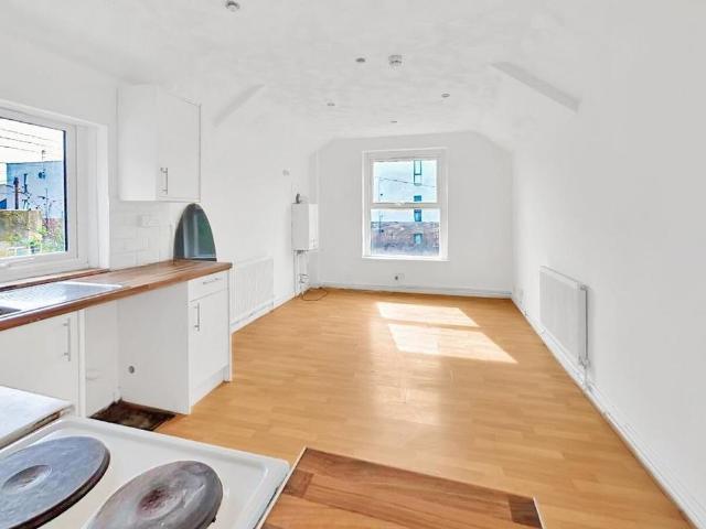Apartment for rent in Falcon Lodge, Wales