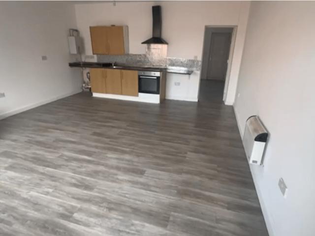 Flat for rent in Moses Gate, Lee Bank