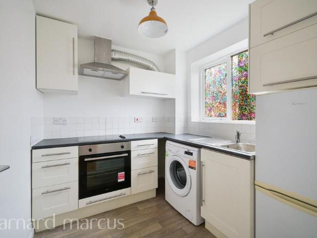 Apartment for rent in London Borough of Hounslow, Lower Feltham