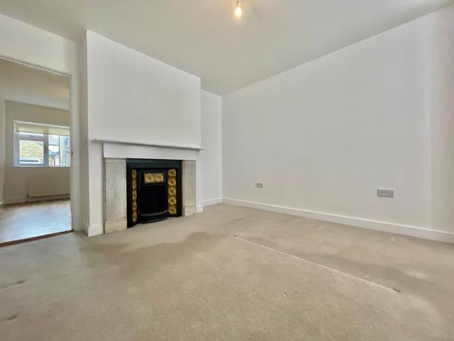 Apartment for rent in Regent Quay, Oad Street